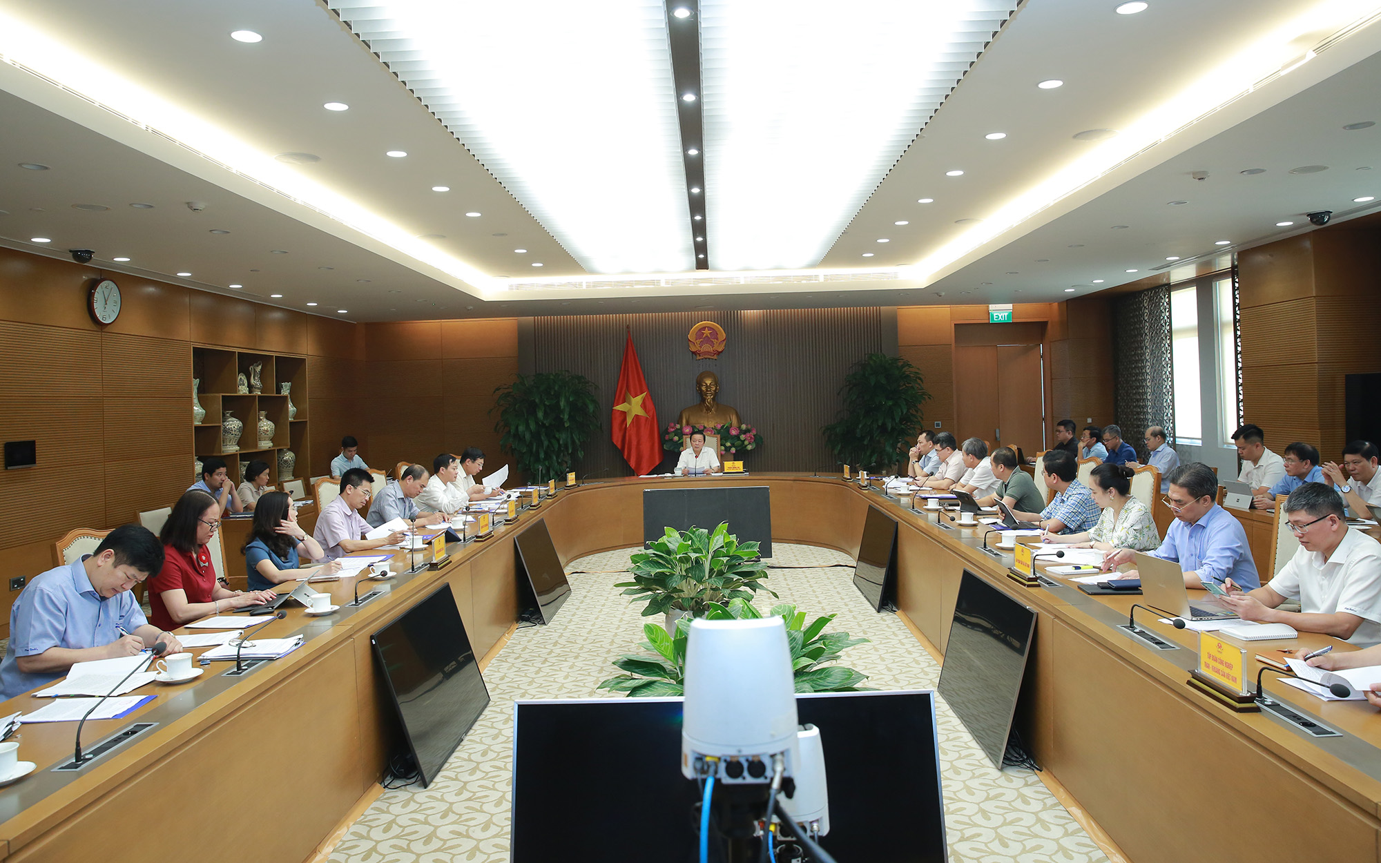 Phó Thủ tướng Trần Hồng Hà: Trước mắt cần có ngay cơ chế, chính sách mang tính đột phá, thúc đẩy phát triển điện mặt trời mái nhà - Ảnh: VGP/Minh Khôi