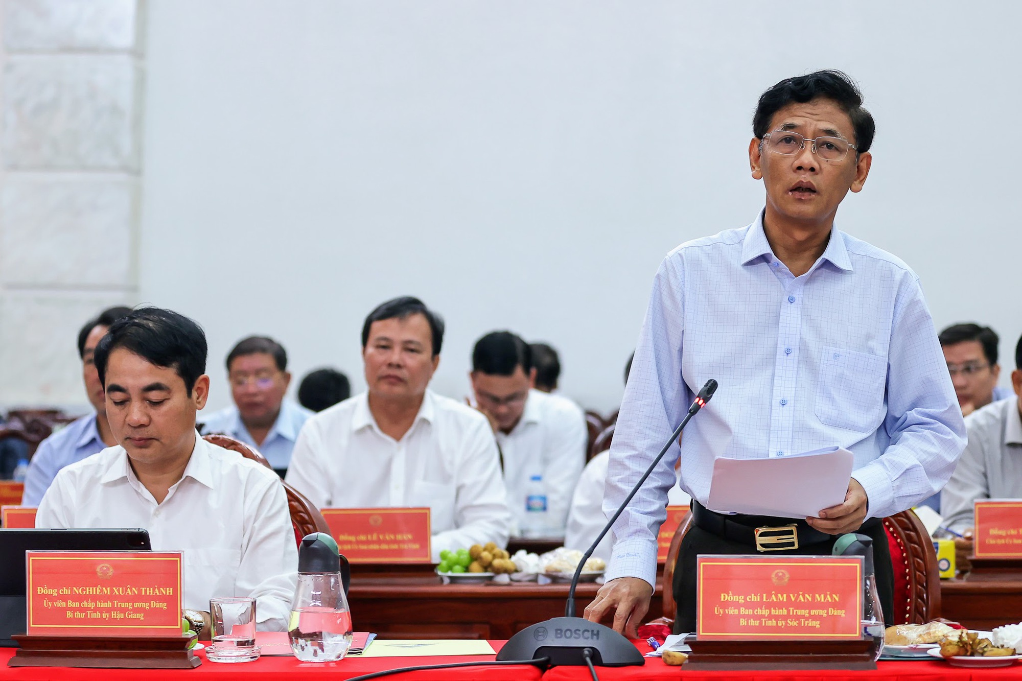 Lãnh đạo các địa phương phát biểu tại hội nghị - Ảnh: VGP/Nhật Bắc