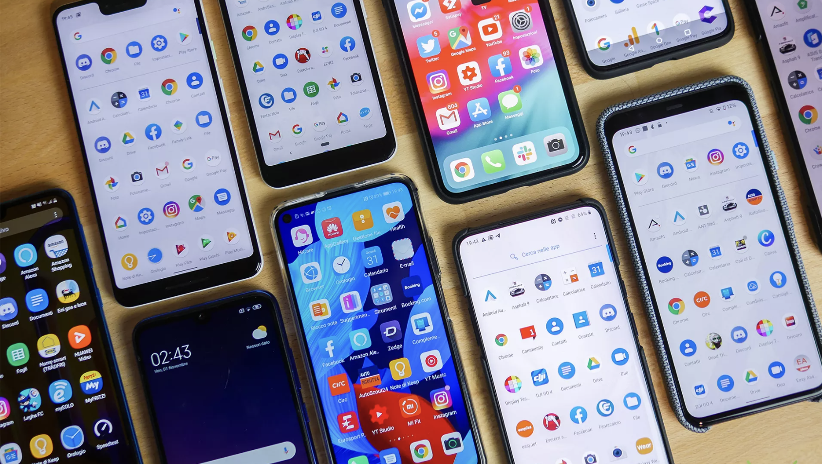 Thị trường điện thoại thông minh: Samsung chơi lớn, giảm giá mạnh dịp cuối năm 