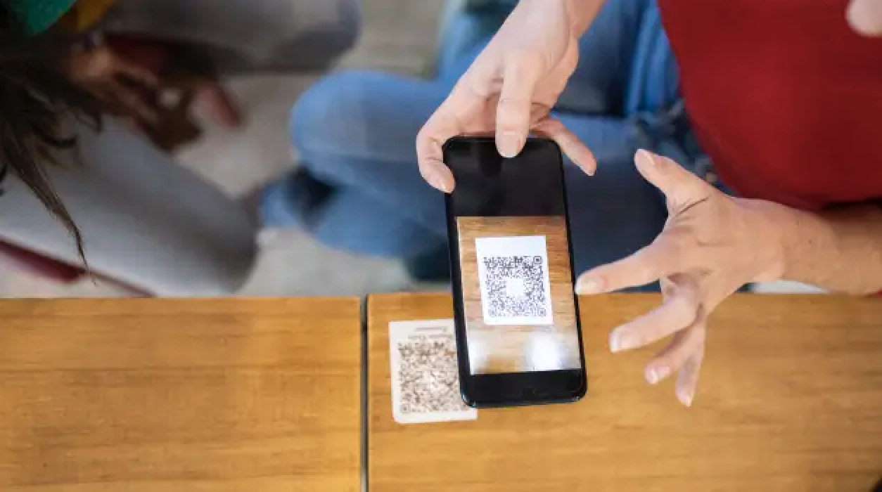 Coi chừng quét mã QR có thể mất danh tính, bị 'rút cạn' tài khoản ngân hàng