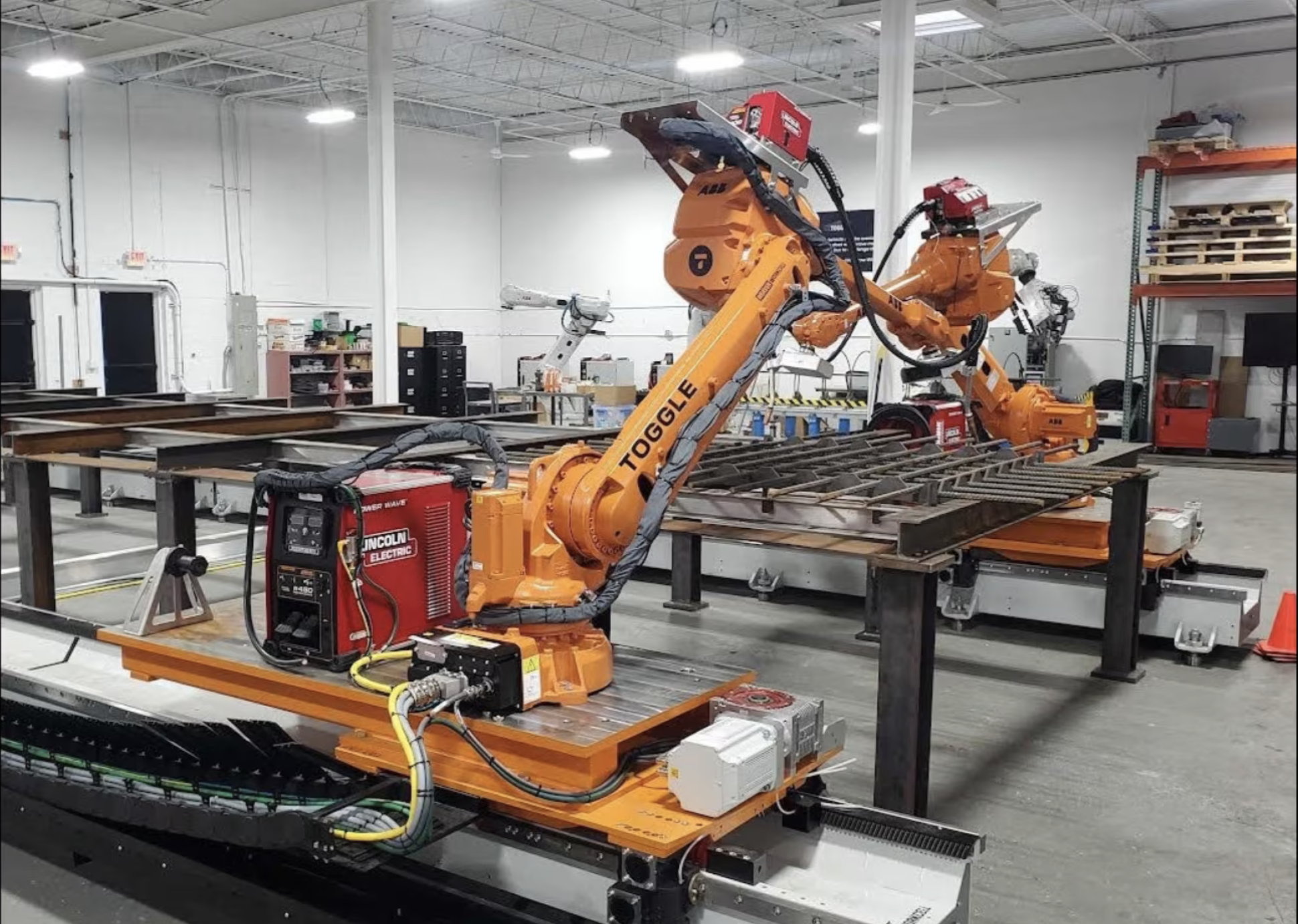 Lao đao vì cuộc khủng hoảng lao động, Nhật Bản phải 'nhờ cậy' tới robot, AI và Avatars 2