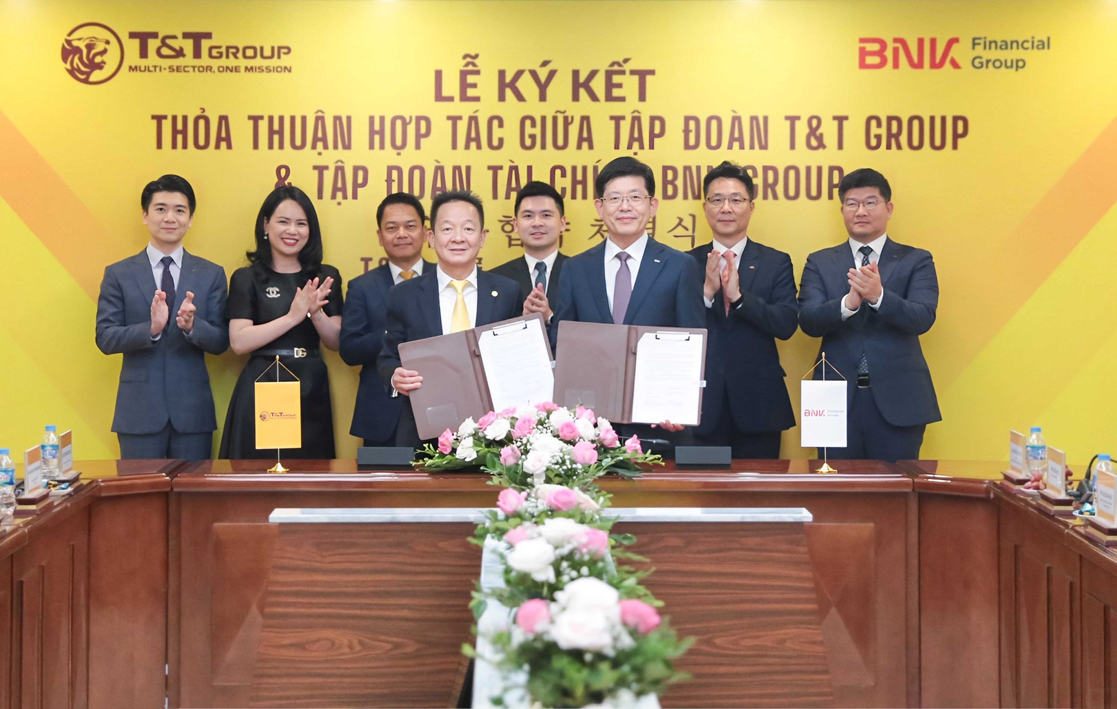 T&T Group đón nhận Huân chương Lao động hạng Nhất lần thứ 3 và kỷ niệm 30 năm thành lập tập đoàn 3