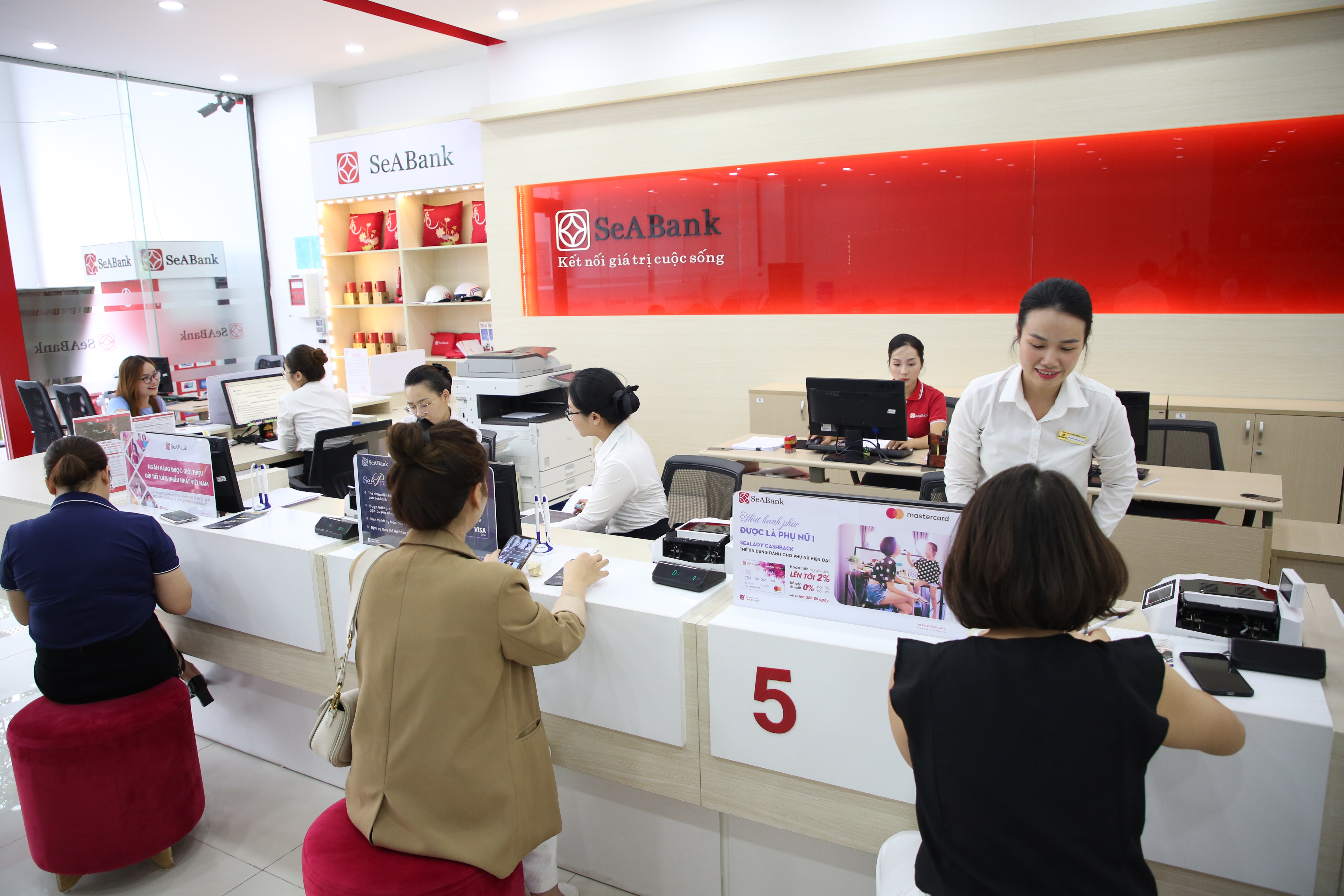 SeABank lần thứ 6 được vinh danh trong Top 100 Doanh nghiệp bền vững Việt Nam