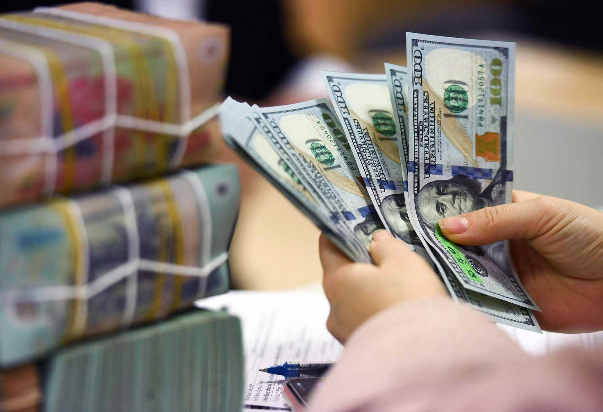 Sóng gió vẫn đang đợi tỷ giá USD/VND