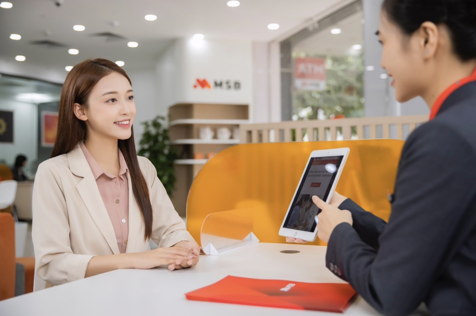 Một ngân hàng hạ lãi suất cho vay lần thứ 5 liên tiếp kể từ đầu năm 2023