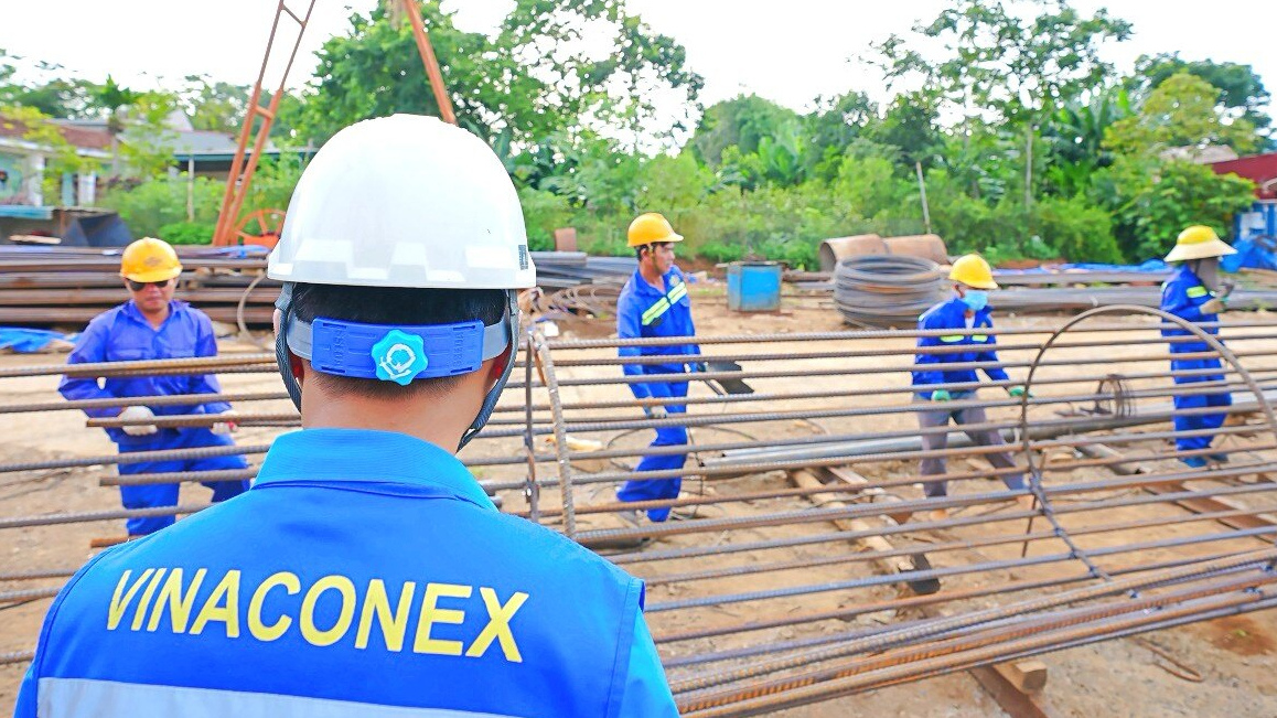 Dragon Capital mạnh tay gom cổ phiếu VCG, trở thành cổ đông lớn của Vinaconex