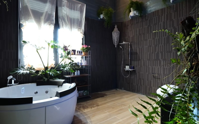 Cháu trai gia tộc giàu có bậc nhất Sài Gòn khoe nhà mới chuẩn quý tộc, vườn hoa tự trồng chứa cả một dòng suối 16