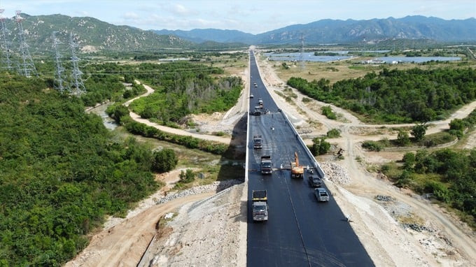 Công nhân gửi đơn kêu cứu nhà thầu cao tốc Vĩnh Hảo - Phan Thiết nợ lương nhiều tháng