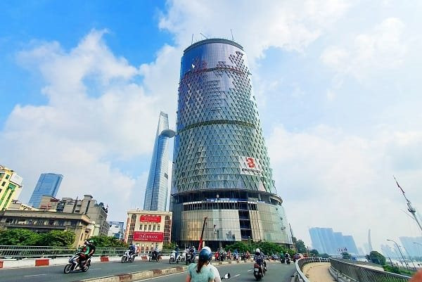 Loạt bất động sản đắc địa về tay Vạn Thịnh Phát tại con đường có giá thuê đắt đỏ hàng đầu thế giới 10