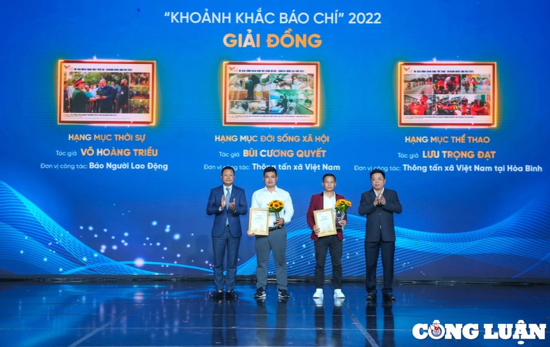 Trao giải ảnh 'Khoảnh khắc báo chí 2022': Tôn vinh bản lĩnh dấn thân, lan tỏa sức sáng tạo 4