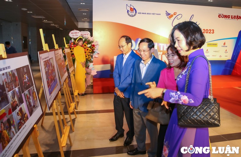 Trao giải ảnh 'Khoảnh khắc báo chí 2022': Tôn vinh bản lĩnh dấn thân, lan tỏa sức sáng tạo 8