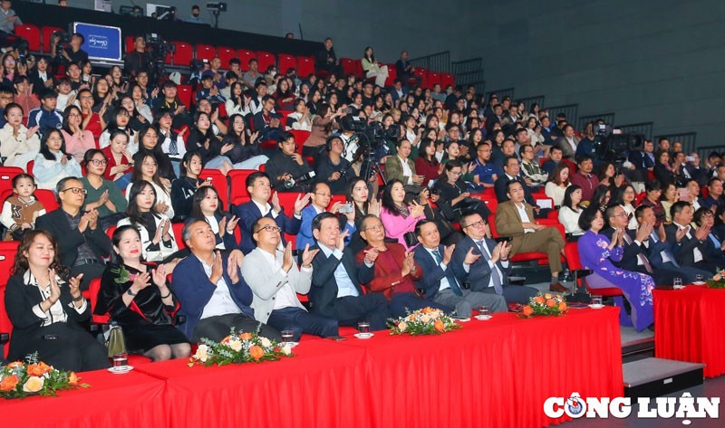 Trao giải ảnh 'Khoảnh khắc báo chí 2022': Tôn vinh bản lĩnh dấn thân, lan tỏa sức sáng tạo