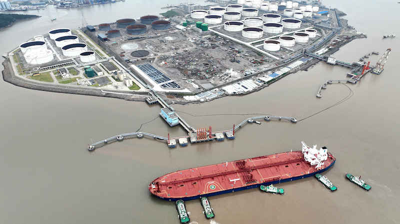 Giá xăng dầu hôm nay 6/12: Chạm đáy 5 tháng, Nga chuẩn bị gặp 1 loạt nước Trung Đông