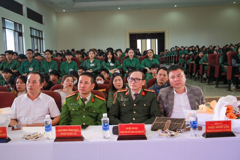 SV Huế hào hứng tập huấn kỹ năng dùng mạng xã hội, phòng chống ma túy học đường 2