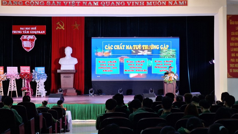 SV Huế hào hứng tập huấn kỹ năng dùng mạng xã hội, phòng chống ma túy học đường 13