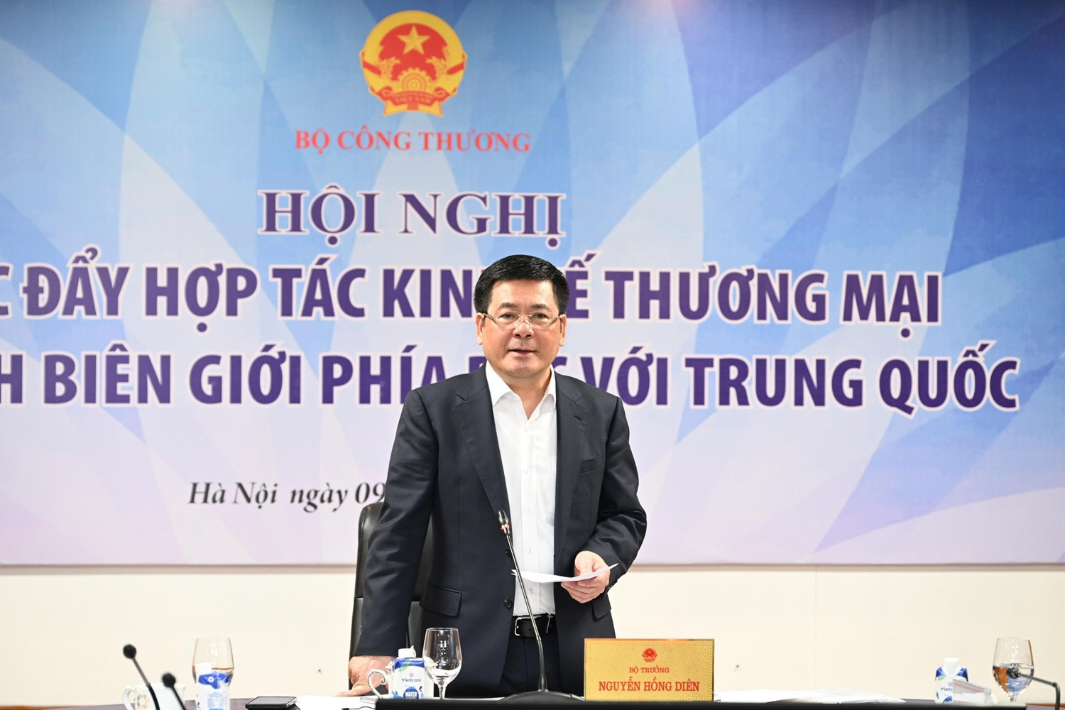 Bộ trưởng Công Thương yêu cầu thúc đẩy xuất khẩu chính ngạch sang Trung Quốc