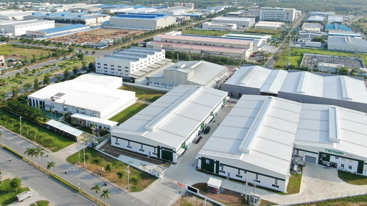 Vì sao khối ngoại bán ròng toàn thị trường nhưng vẫn mua ròng nhóm cổ phiếu khu công nghiệp?