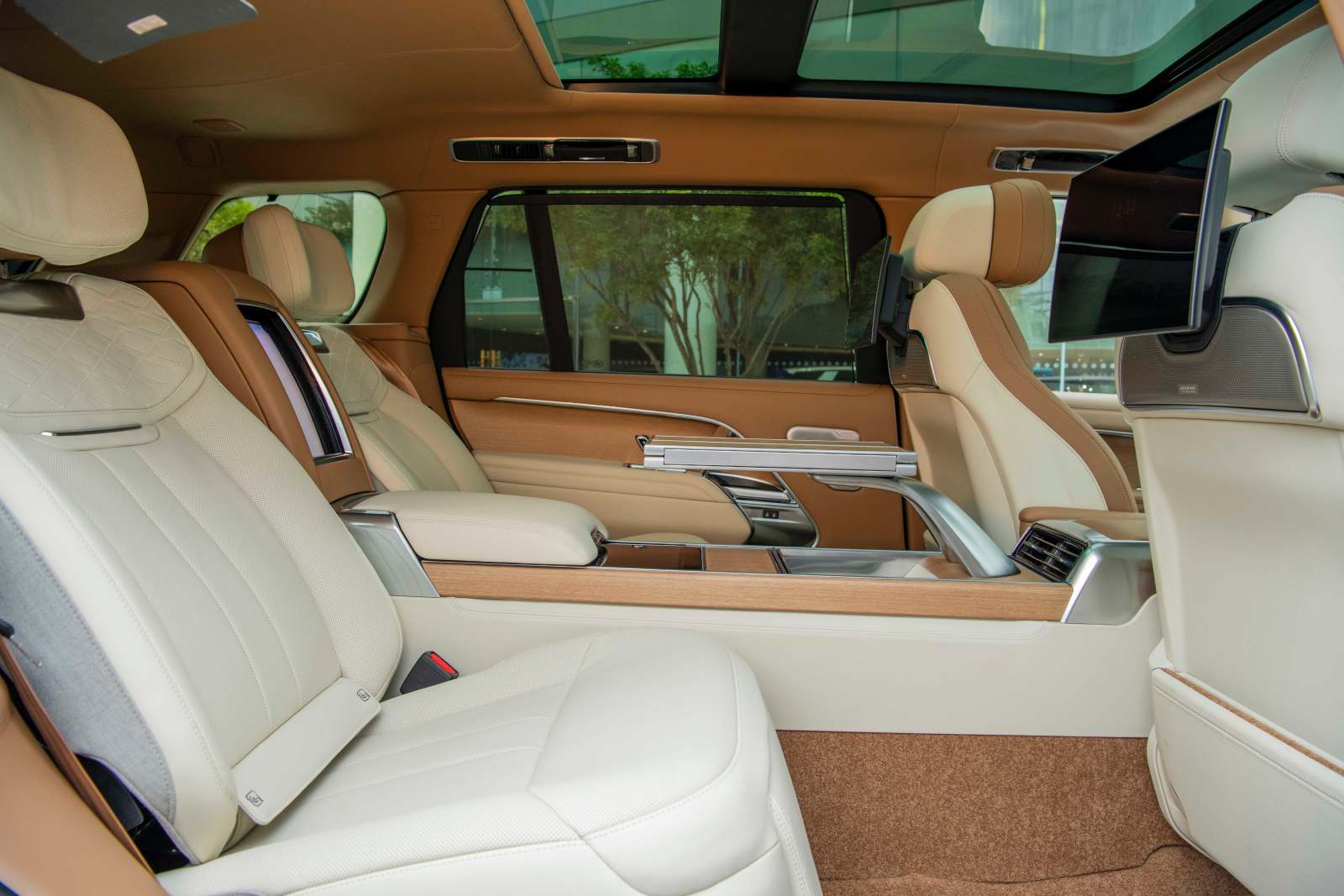 Khám phá 'kiệt tác' Range Rover SV 2023 tại Việt Nam 7