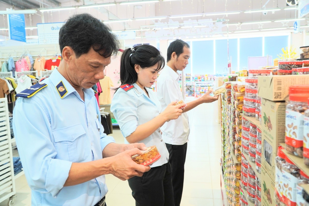 Tây Ninh tăng cường kiểm tra kiểm soát thị trường dịp Tết Nguyên đán 2024