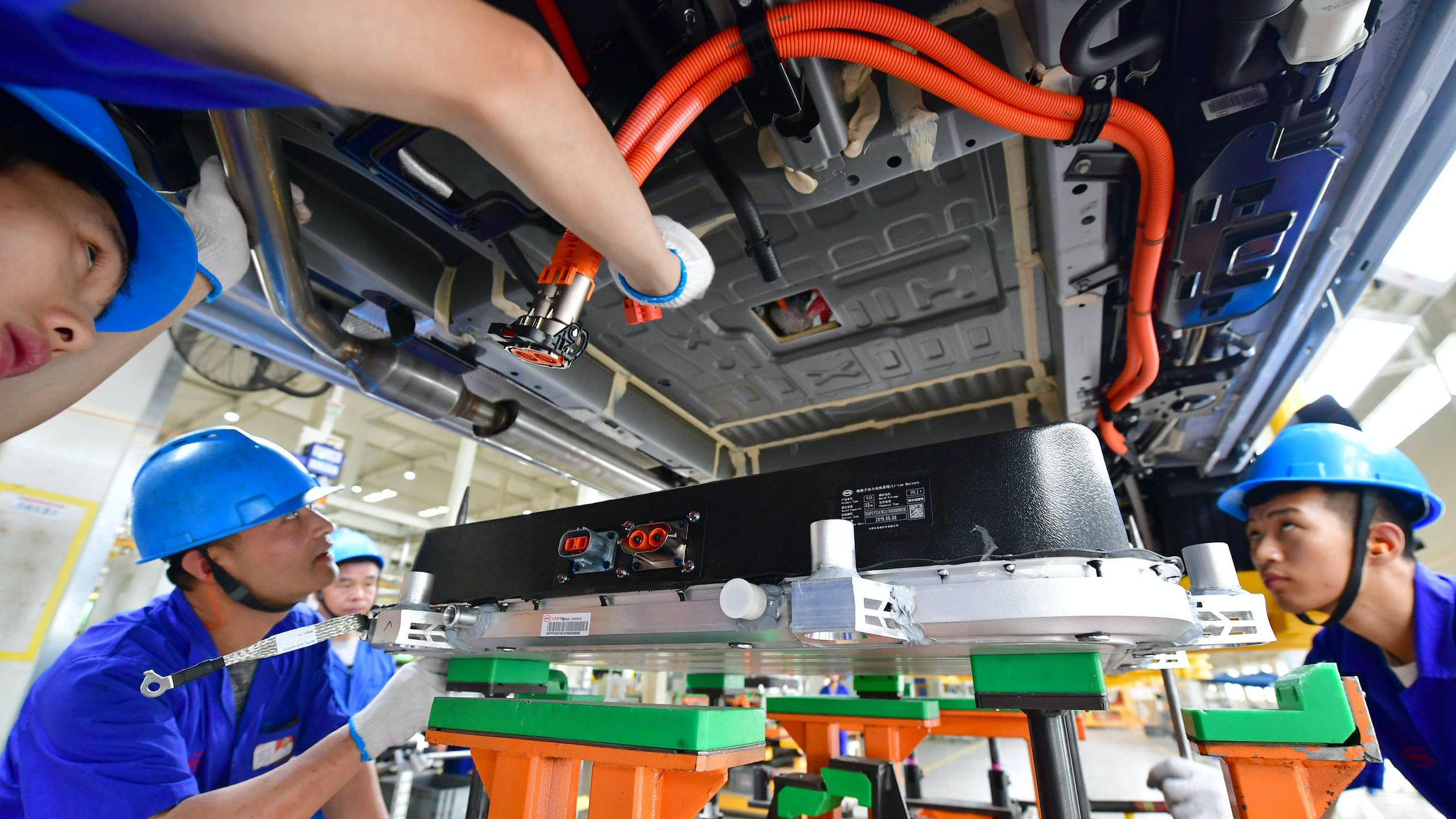 Hoá chất Đức Giang (DGC): Hưởng lợi từ sự bùng nổ nhu cầu về pin LPF và chip 5G