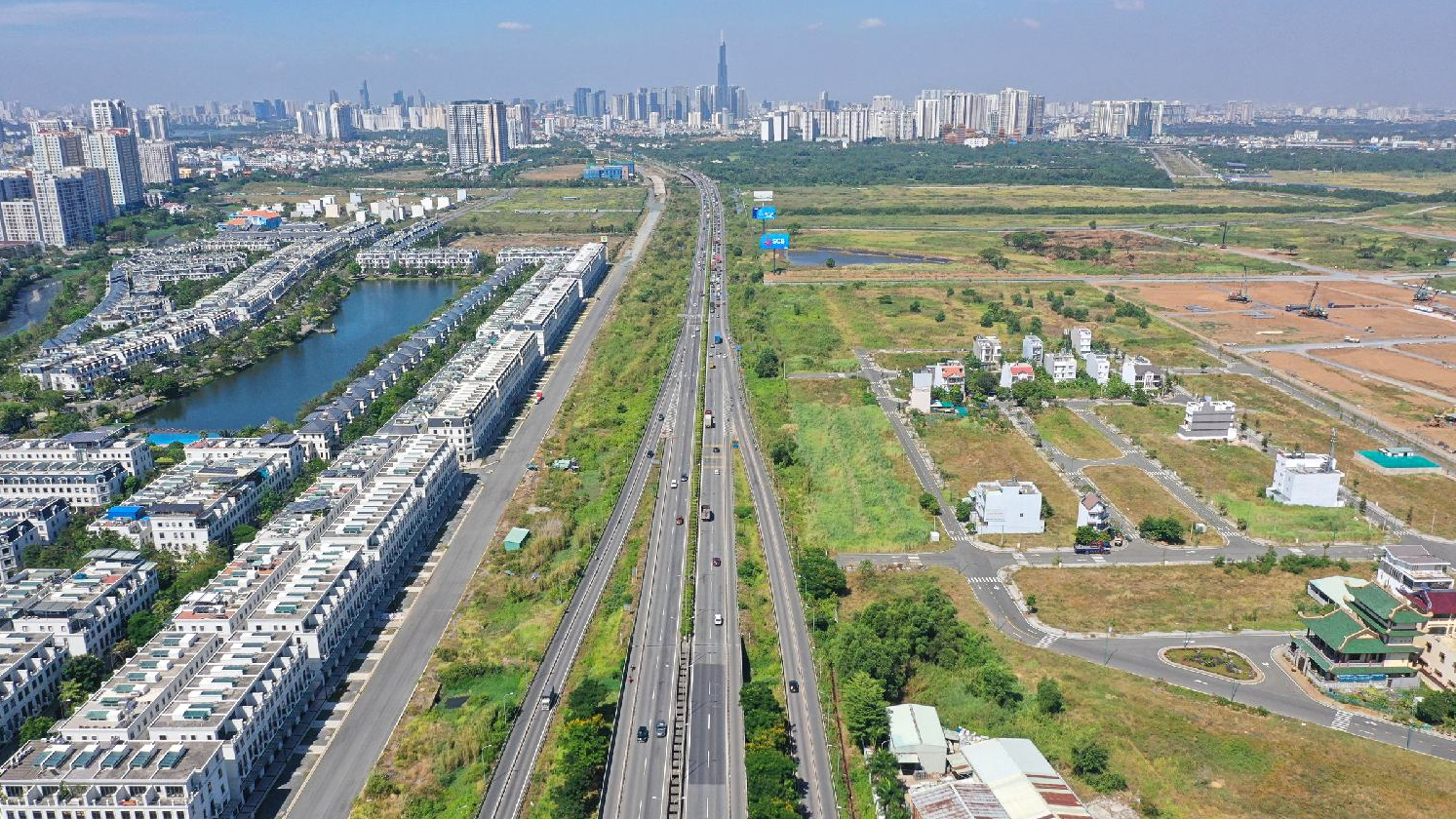 Dư nợ tín dụng kinh doanh bất động sản năm 2023 ước khoảng 2,75 triệu tỷ đồng