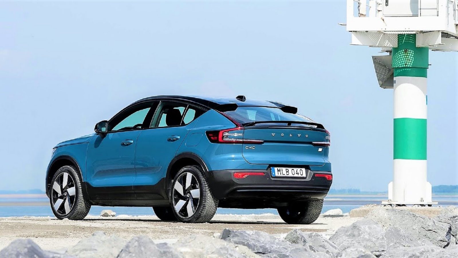 Volvo lập kỷ lục doanh số mới: Ấn tượng bứt phá C40