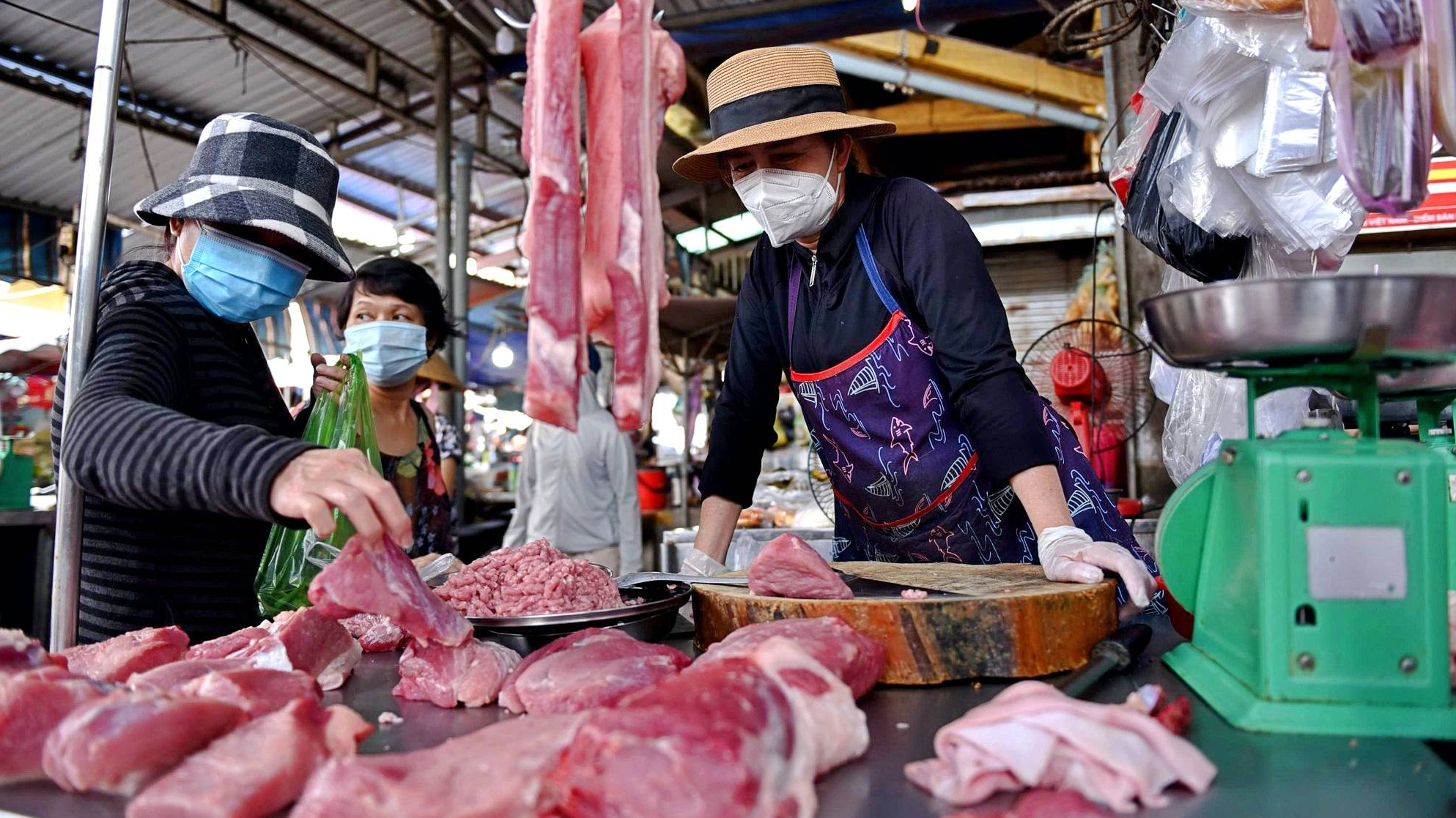 Nhiều siêu thị, chợ truyền thống mở cửa lại, thị trường hàng hóa sôi động hơn 2