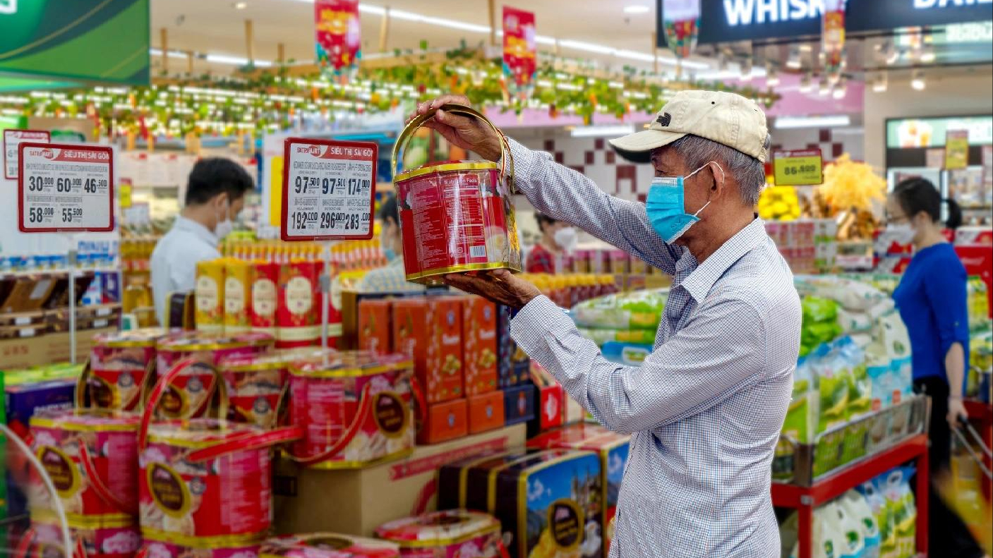 Nhiều siêu thị, chợ truyền thống mở cửa lại, thị trường hàng hóa sôi động hơn