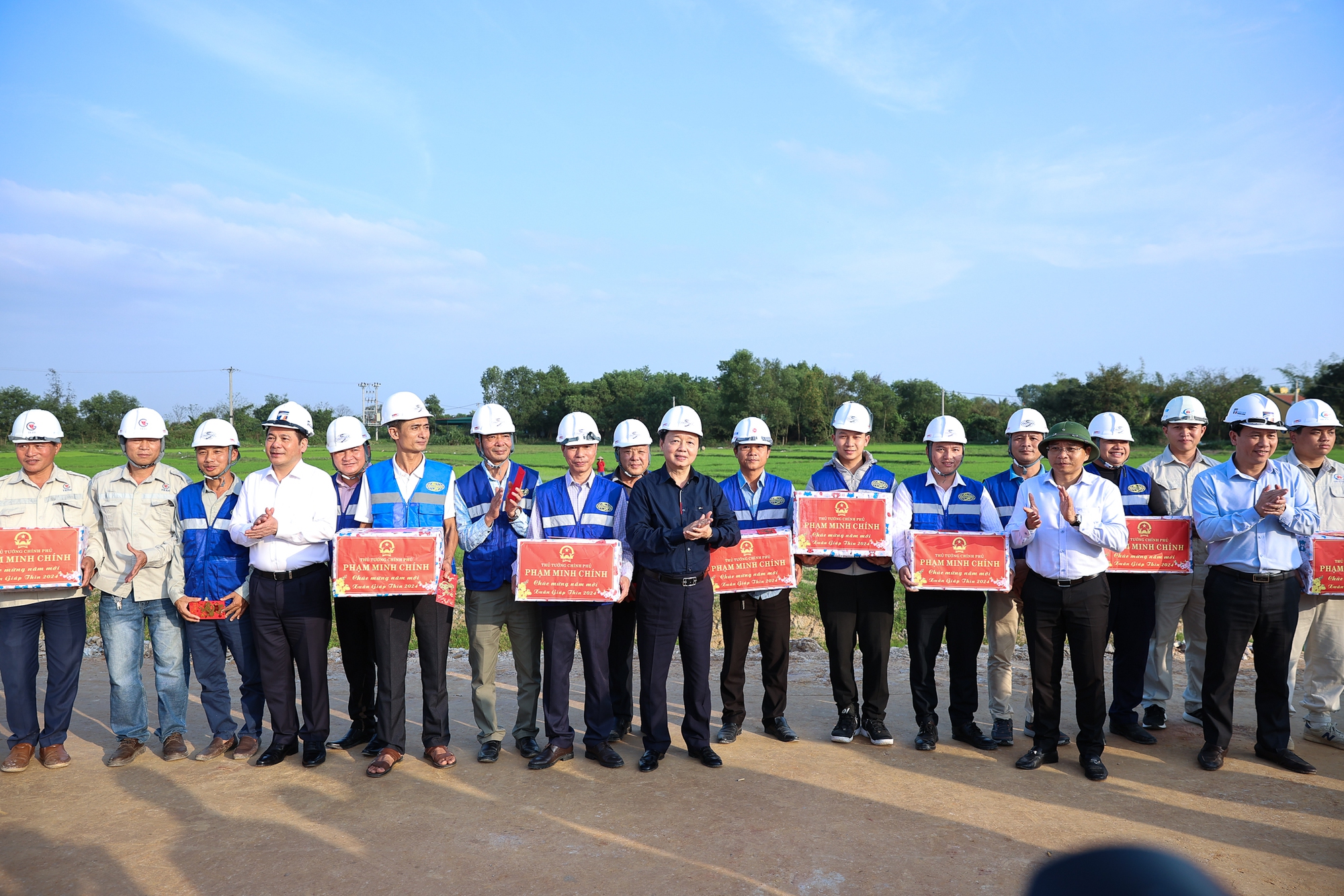 Sớm xử lý các vướng mắc về đất rừng để đẩy nhanh tiến độ dự án đường dây 500kV mạch 3 5