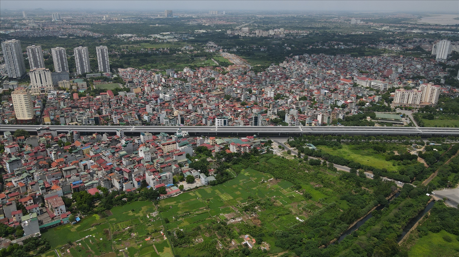 Lực đẩy giúp 'cỗ xe' bất động sản thoát khỏi vũng lầy 2