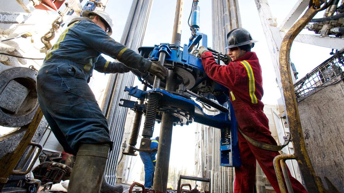 Giá xăng dầu hôm nay 21/2: IEA và OPEC giữ quan điểm trái ngược về triển vọng nhu cầu