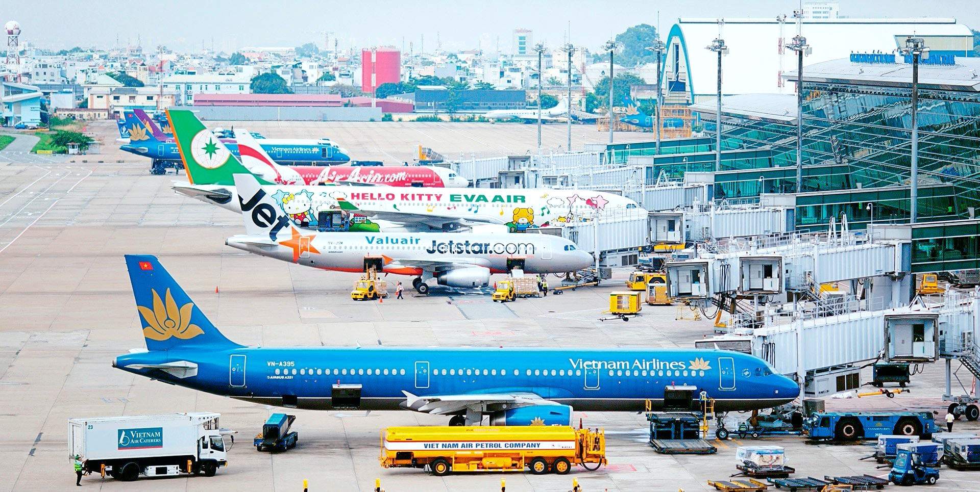 Từ hôm nay sẽ tăng giá trần vé máy bay nội địa