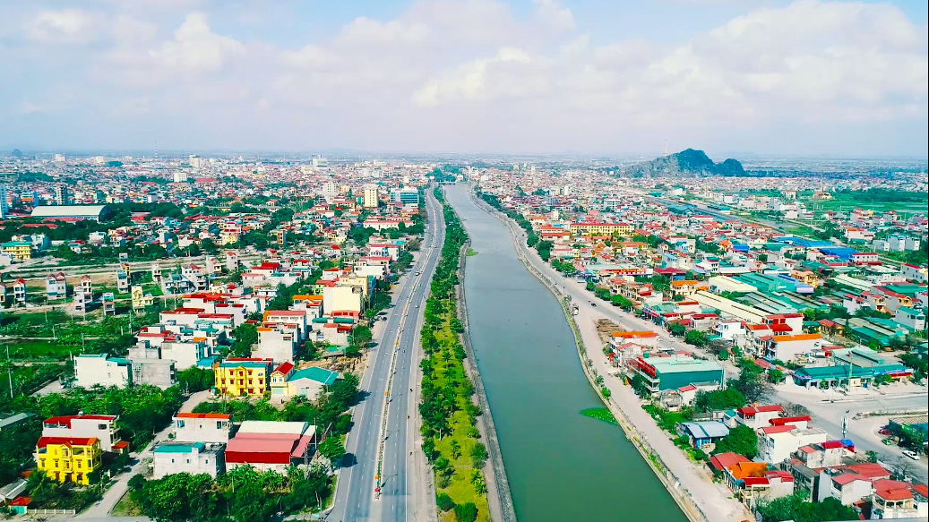 Tỉnh Ninh Bình lên thành phố trực thuộc Trung ương vào năm 2035