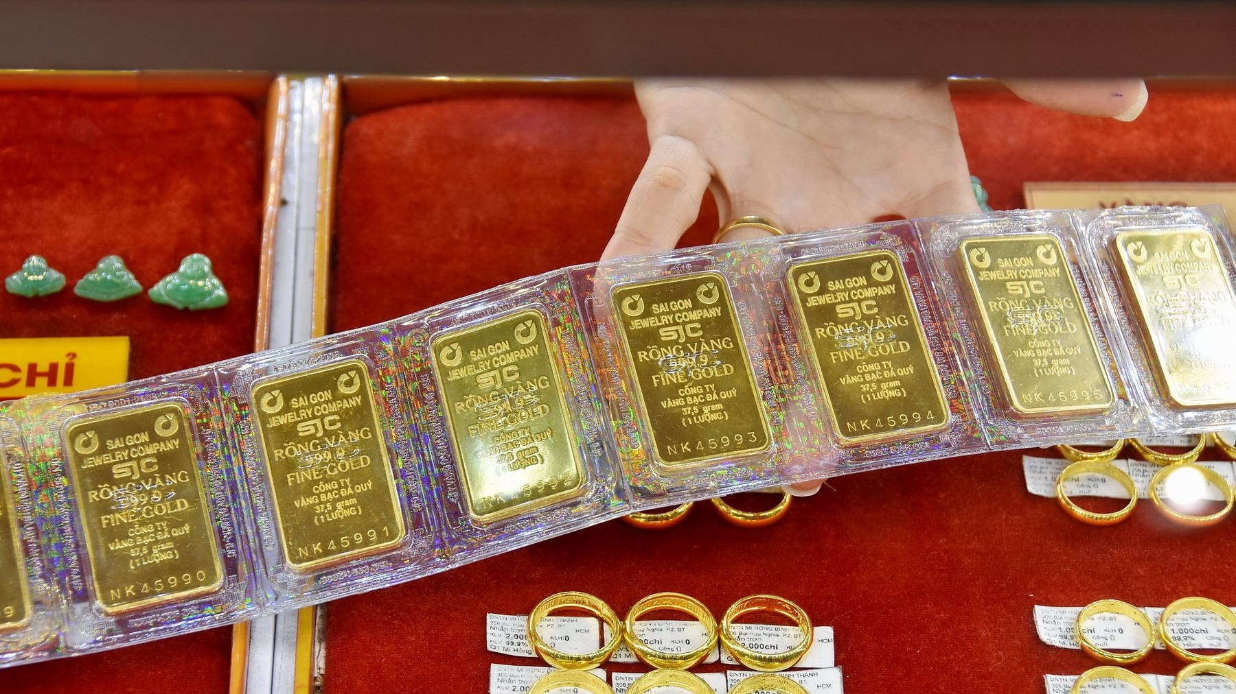 Tranh luận trái chiều về duy trì thương hiệu vàng miếng quốc gia SJC