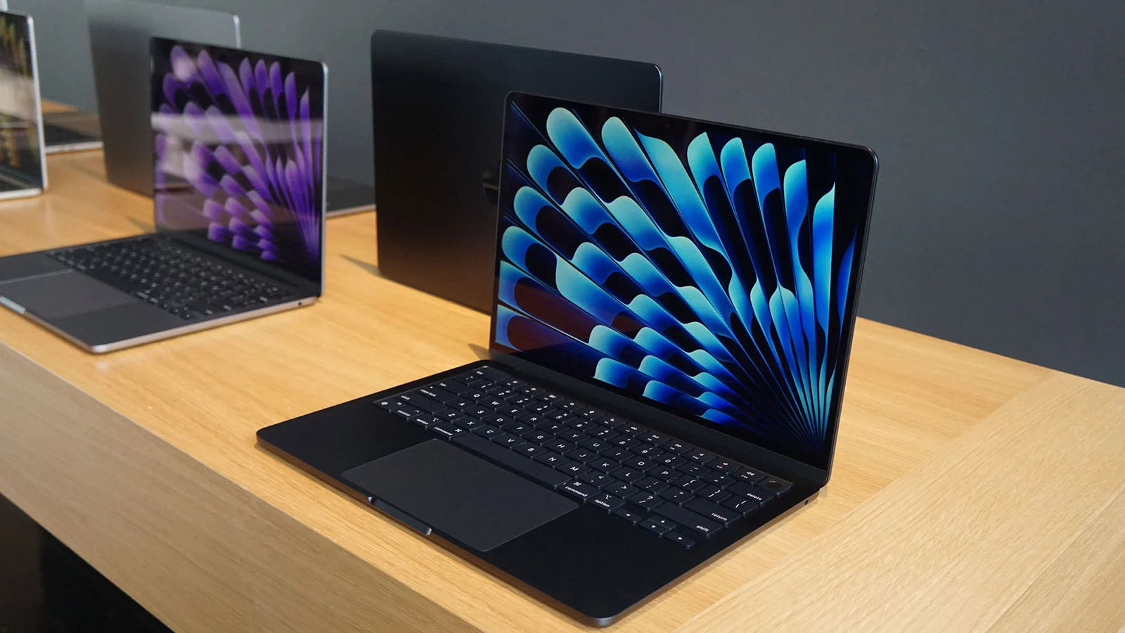 MacBook Air 2024 'bốc hỏa' khi chạy tác vụ nặng, liệu có an toàn?