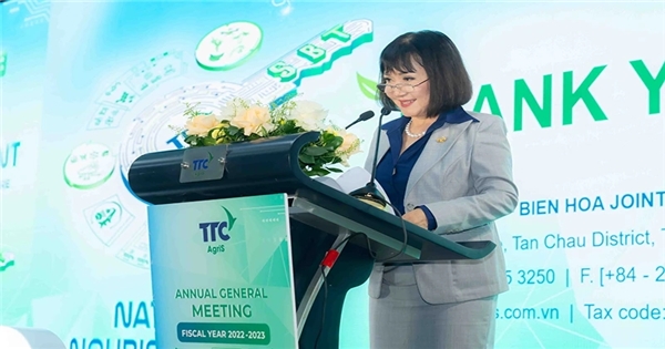 Bà Huỳnh Bích Ngọc đăng ký bán 15 triệu cổ phiếu SBT