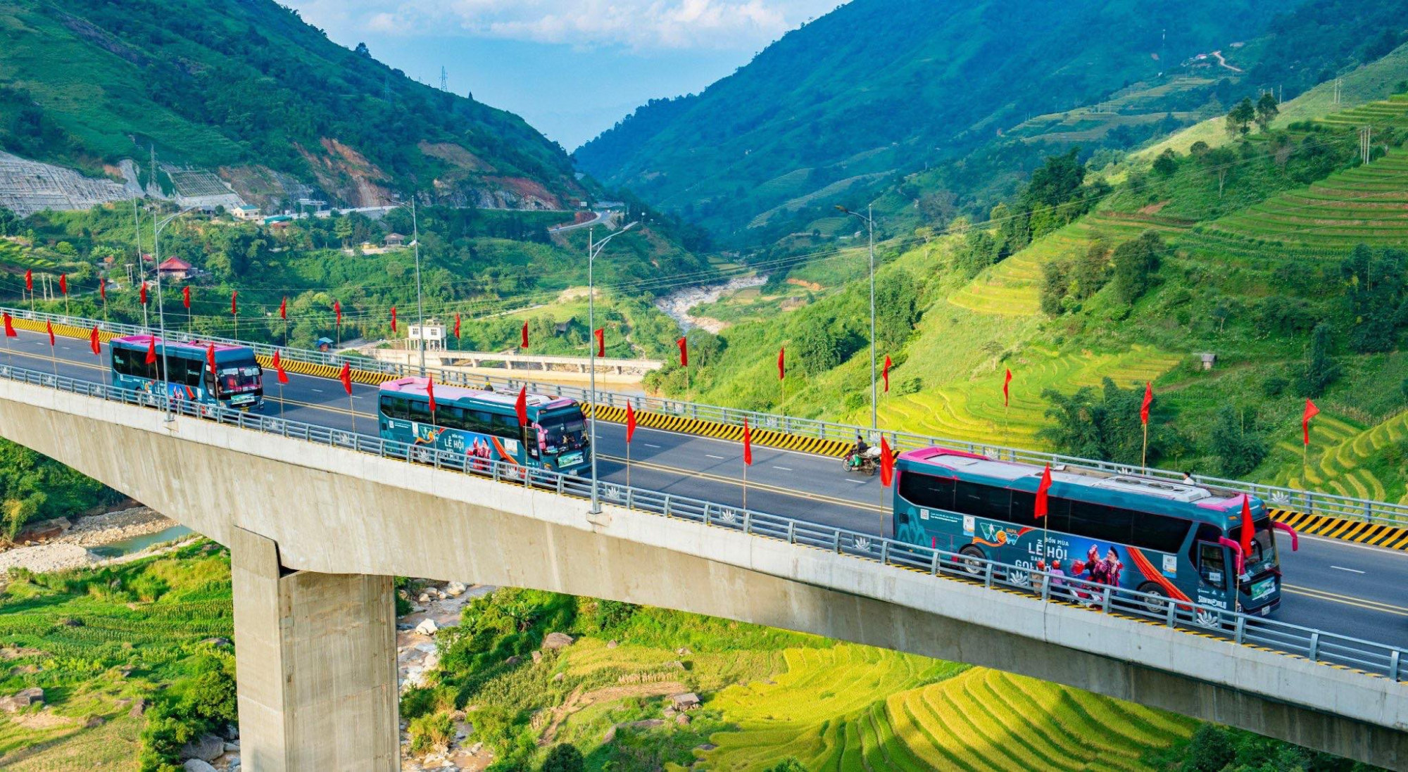 Tạm dừng thu phí BOT đường nối cao tốc Nội Bài - Lào Cai đi Sa Pa 2