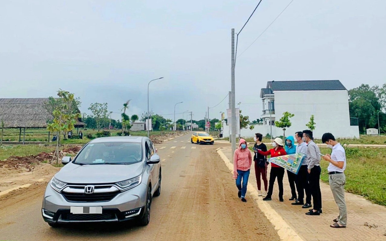Loạt huyện vùng ven Hà Nội đấu giá đất, thị trường 'nóng' trở lại 2