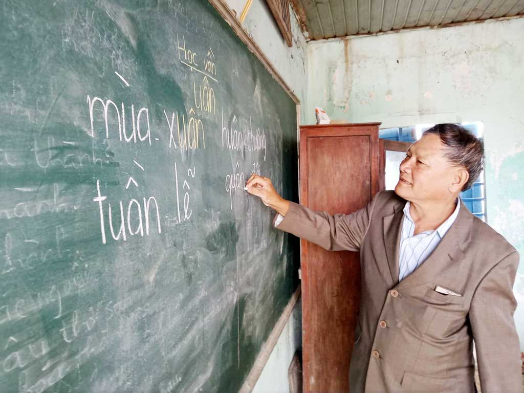 Thiếu giáo viên, đề xuất hạ tiêu chuẩn tuyển dụng