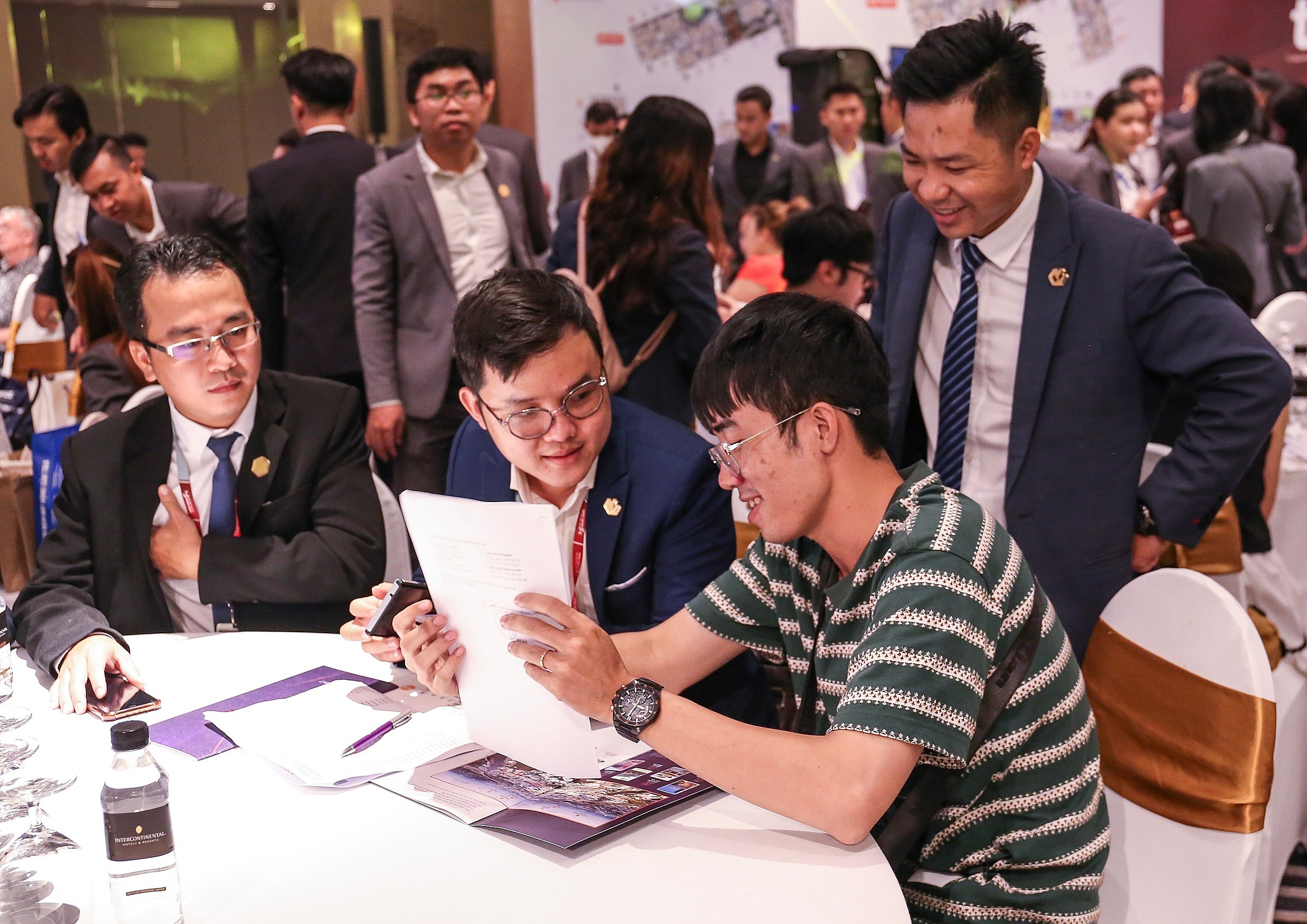 Môi giới bất động sản tại Việt Nam: Người đổi nghề, người lĩnh trăm triệu mỗi tháng 2