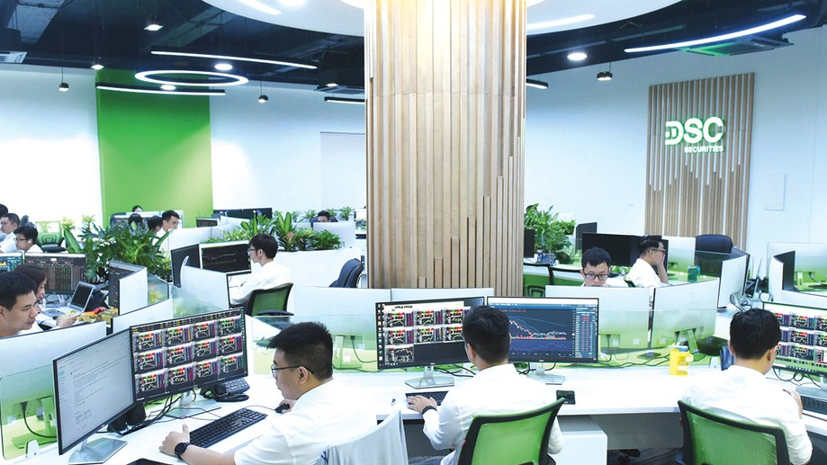 Chứng khoán DSC: Lãi quý 1/2024 tăng gấp 5 lần, quyết tâm 'chuyển nhà' sang HoSE