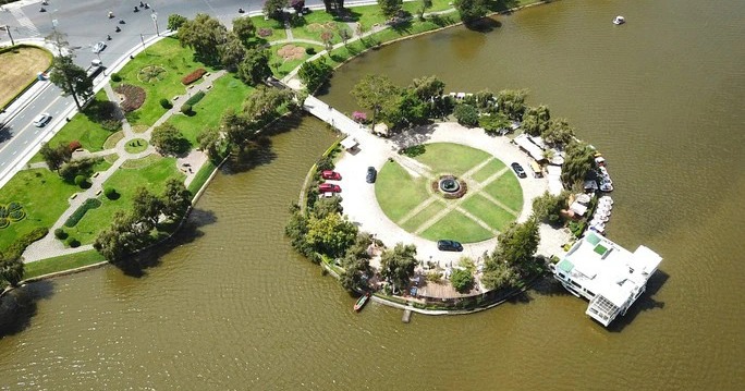 Người trúng thầu nhà hàng Thủy Tạ ở hồ Xuân Hương bỏ cọc vì không được đổi tên