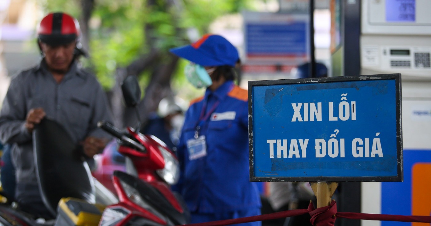 Giá xăng dầu tiếp tục giảm, xăng E5RON92 xuống 21.690 đồng/lít