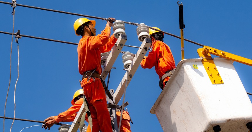 Bộ Công Thương đề nghị rút ngắn thời gian điều chỉnh giá điện xuống 3 tháng/lần