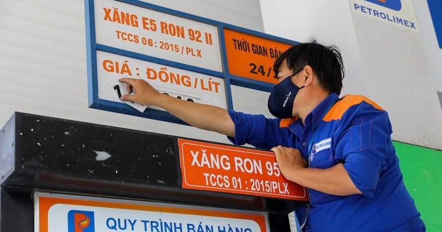 Giá xăng dầu quay đầu tăng, RON95 lên hơn 22.000 đồng/lít