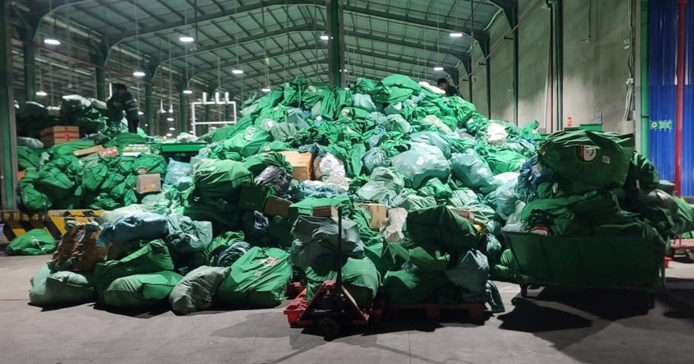 Thực hư chuyện nhân viên giao hàng tiết kiệm đình công