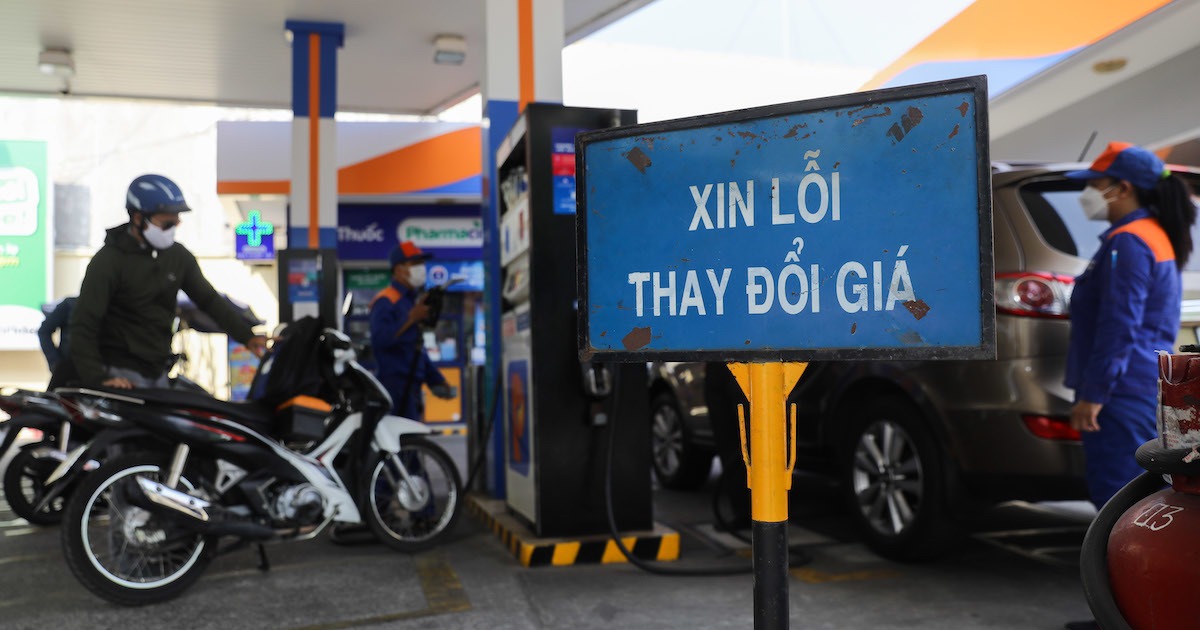 Giá xăng RON92 tăng hơn 700 đồng/lít.