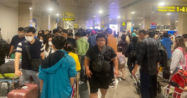 Sân bay Tân Sơn Nhất dự kiến lập kỷ lục đón hơn 154.000 hành khách trong ngày 17/2