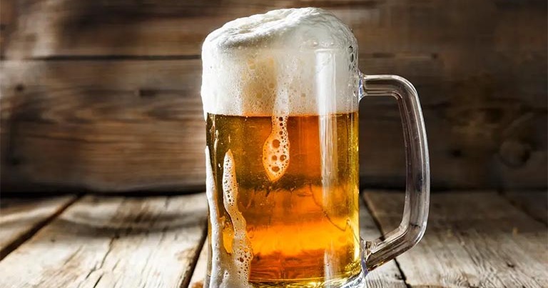 Sau mùa Tết buồn, các hãng bia đua nhau hạ giá, có loại giảm hơn 20%