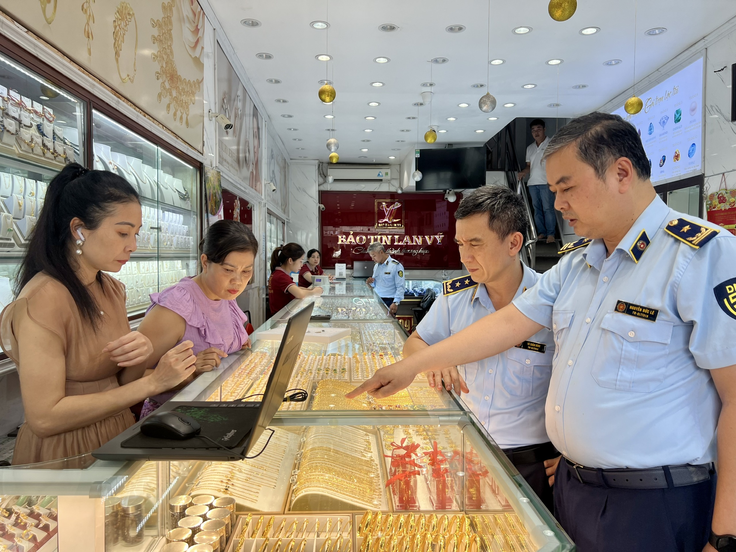 Liên tiếp kiểm tra, phát hiện loạt sai phạm tại các doanh nghiệp kinh doanh vàng 3